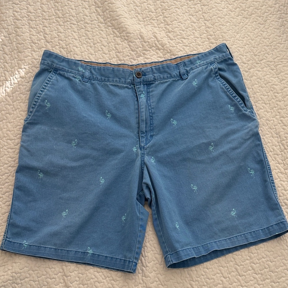 Izod Blue Men's Shorts with light blue flamingo print